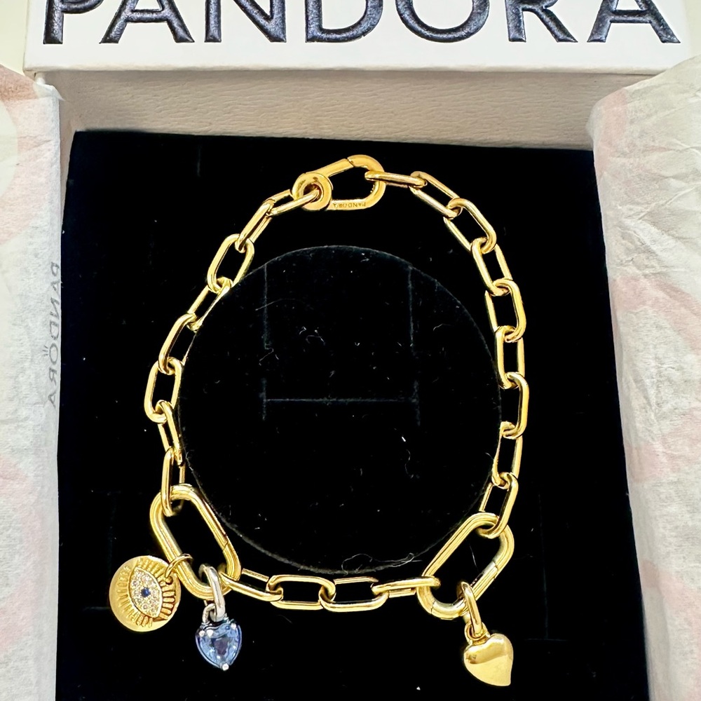 Pandora Small-Link Chain Bracelet with charms - Picture 5 of 12